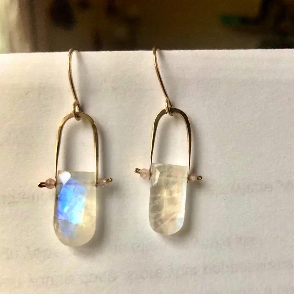 Simple Quartz Dangle Earrings - Picture 2 of 2